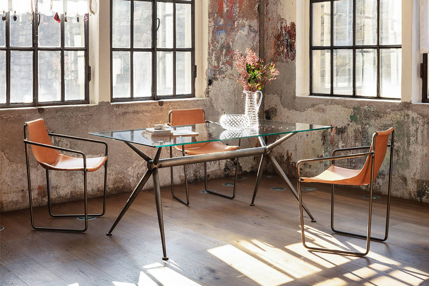 Brioso glass dining table with Apelle dining chairs by Midj
