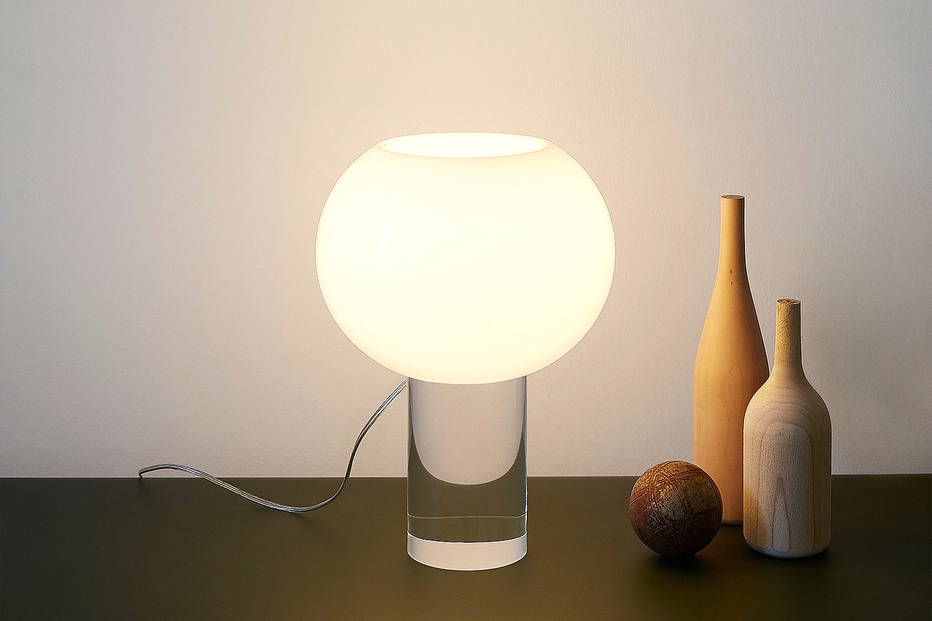 Buds table lamp by Foscarini