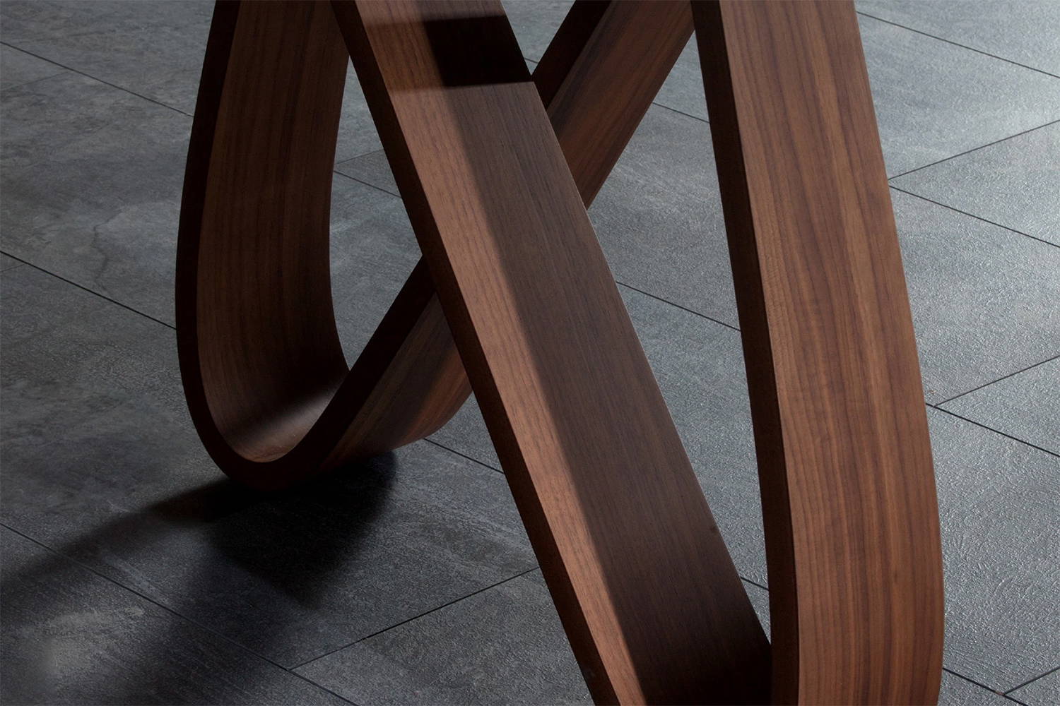 Butterfly Extension Table by Tonin Casa | room service 360°