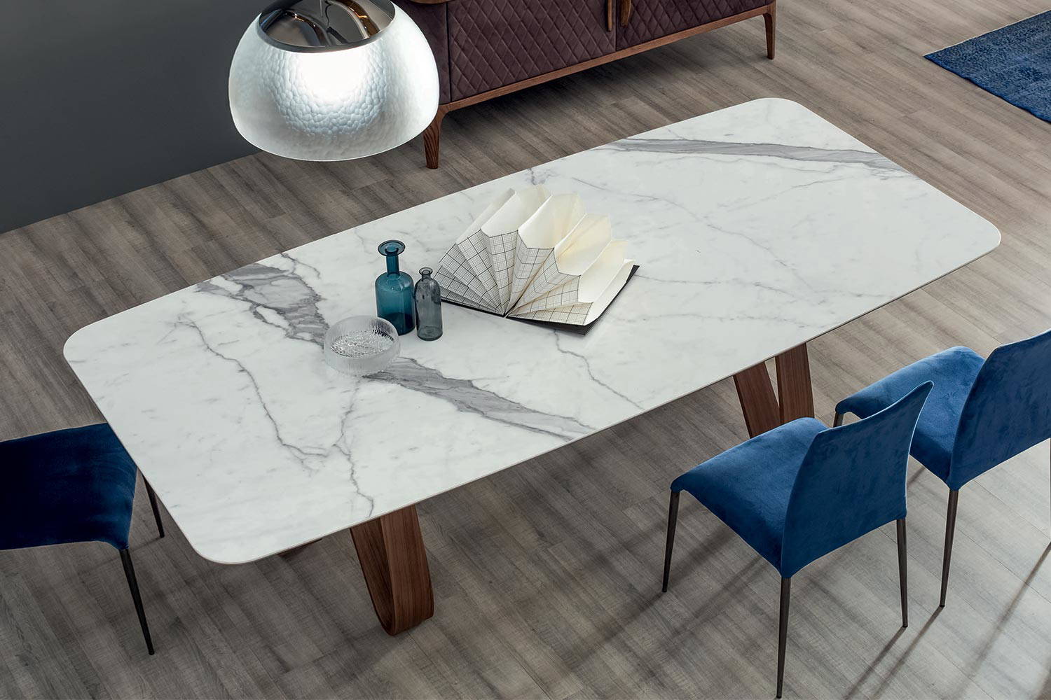 Butterfly dining table by Tonin Casa