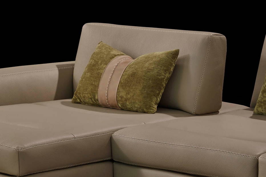 Royal C28 pillow