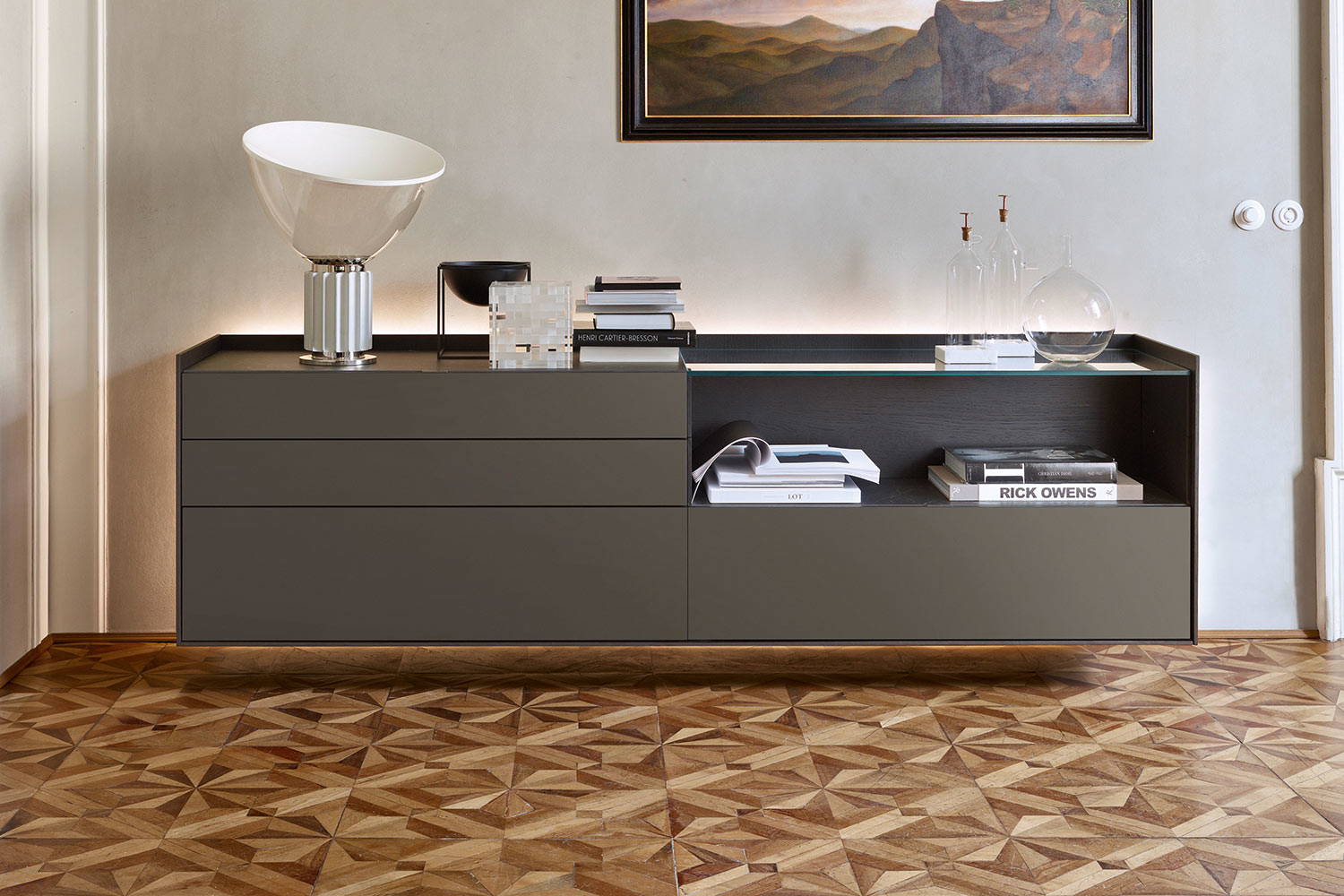 Cabaret Sideboard Comp. 84B