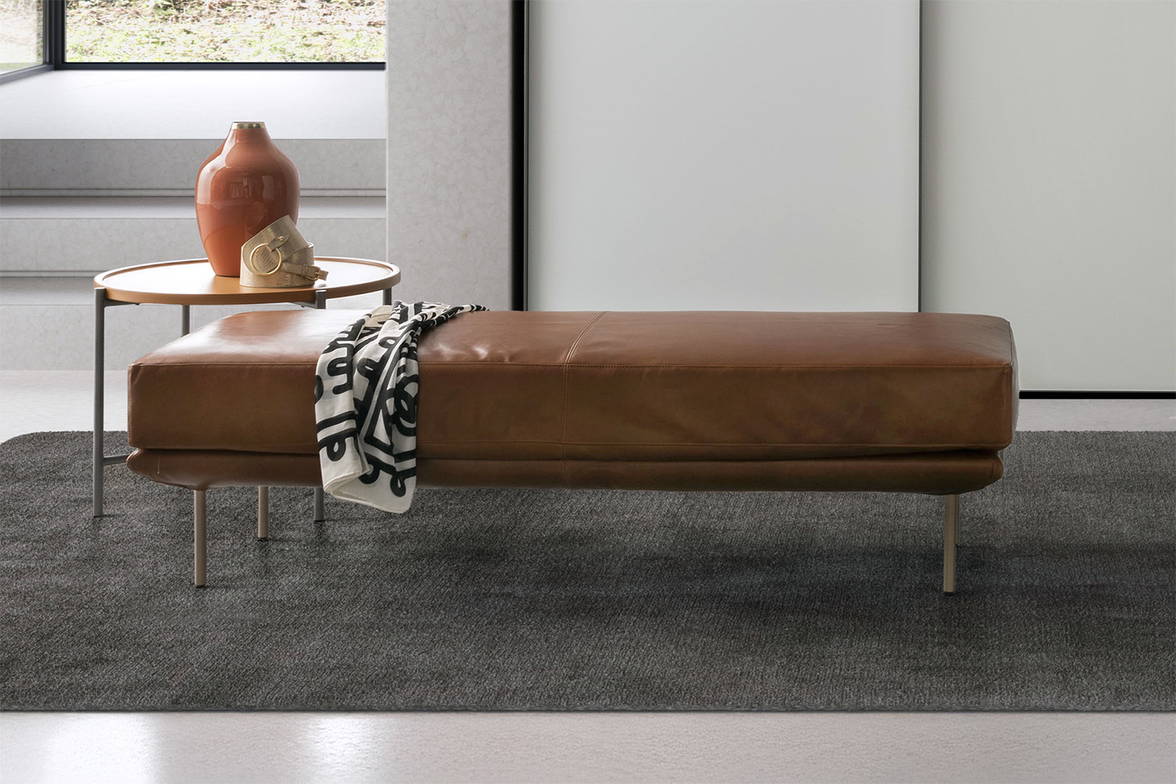 Cali Bench in leather with MW coffee table Cali Bench in leather with MW coffee table