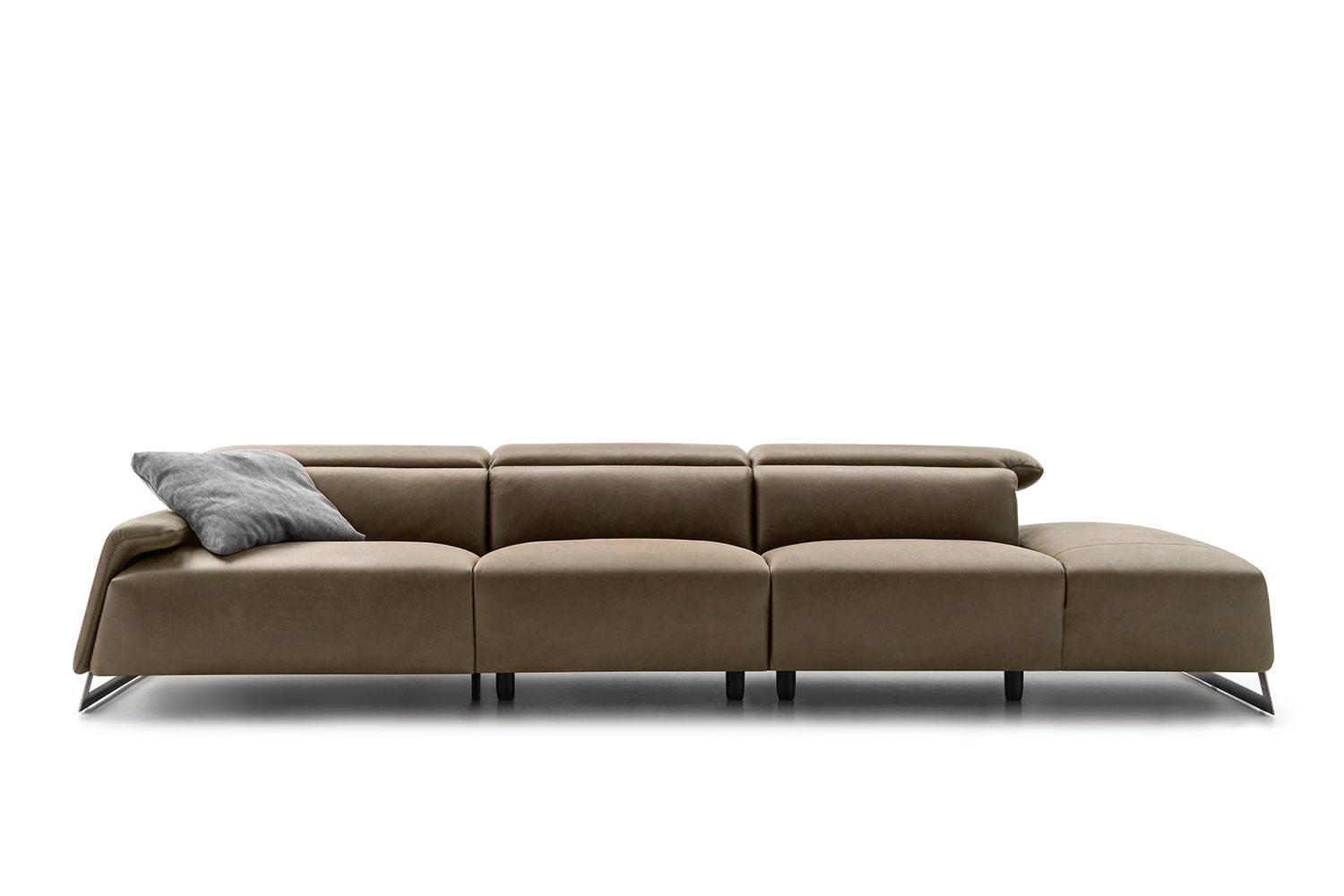 Canaletto peninsula sofa with recliner by Nicoline Italia