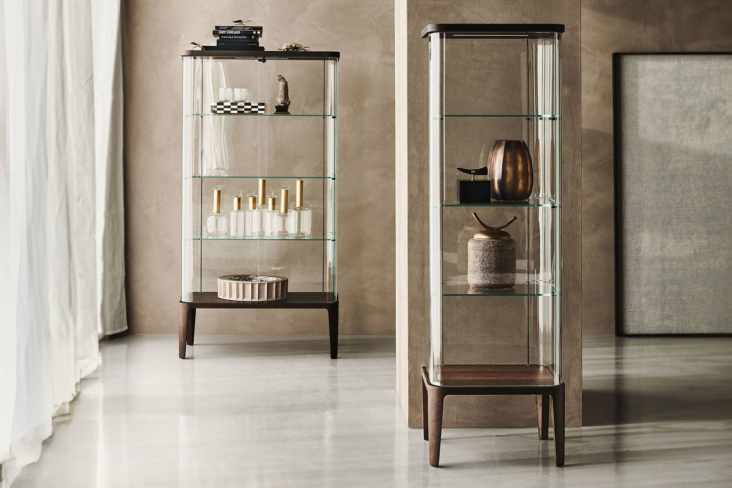 Chantal curio by Cattelan Italia