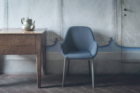 Clap dining chair by Kartell