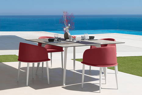 Cleo Alu bistro table by Talenti