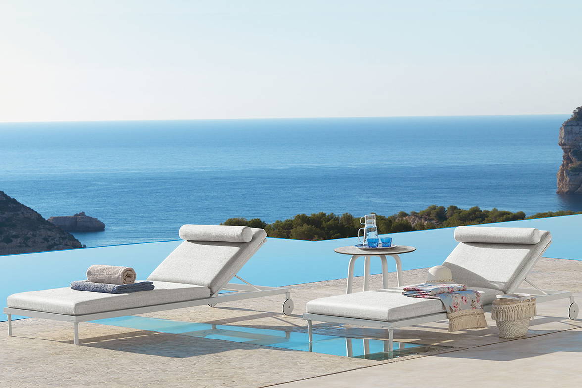 Cleo Soft Alu chaise lounges by Talenti Cleo Soft Alu chaise lounges by Talenti