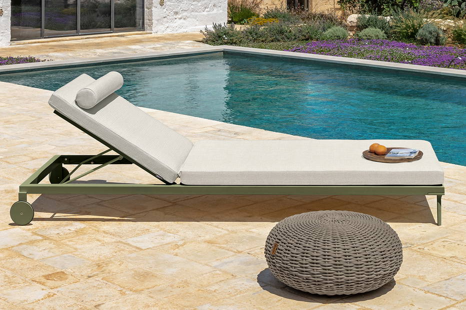 Cleo Alu chaise lounge by Talenti