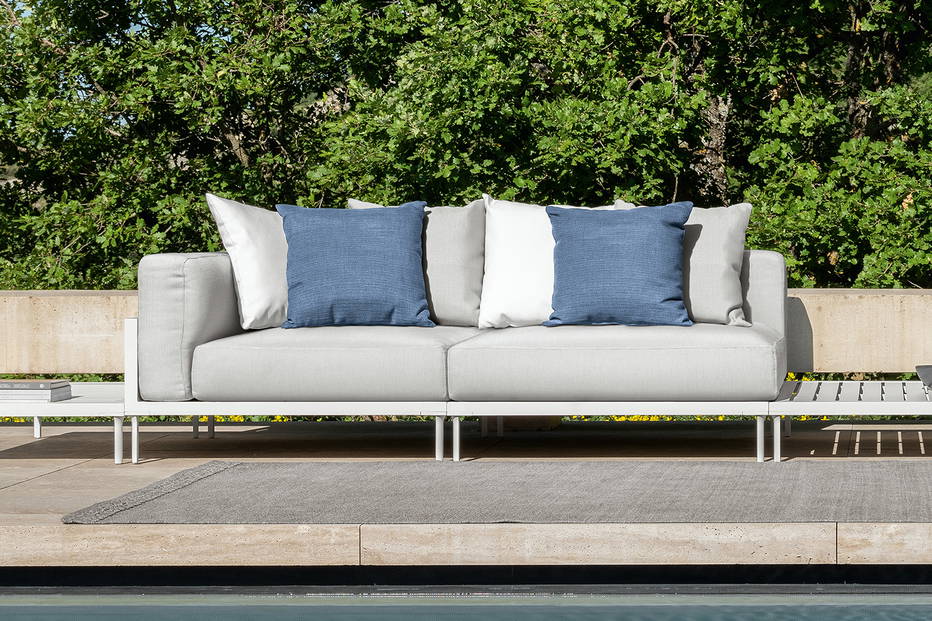 Cleo Alu pillow by Talenti