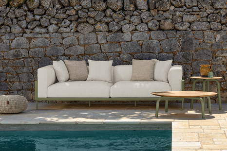 Cleo Alu sofa is easily customized