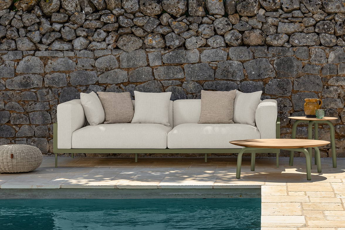 Cleo Alu sofa is easily customized Cleo Alu sofa is easily customized