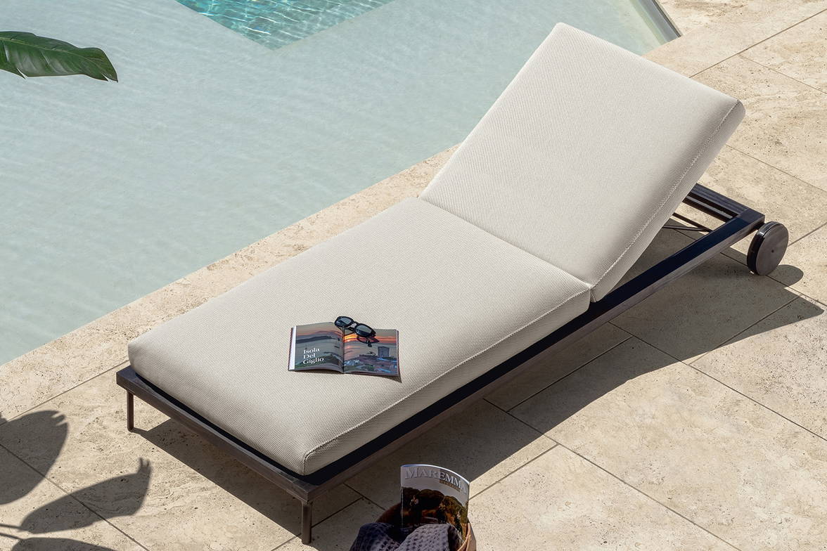 Cleo wood chaise lounge by Talenti Cleo wood chaise lounge by Talenti
