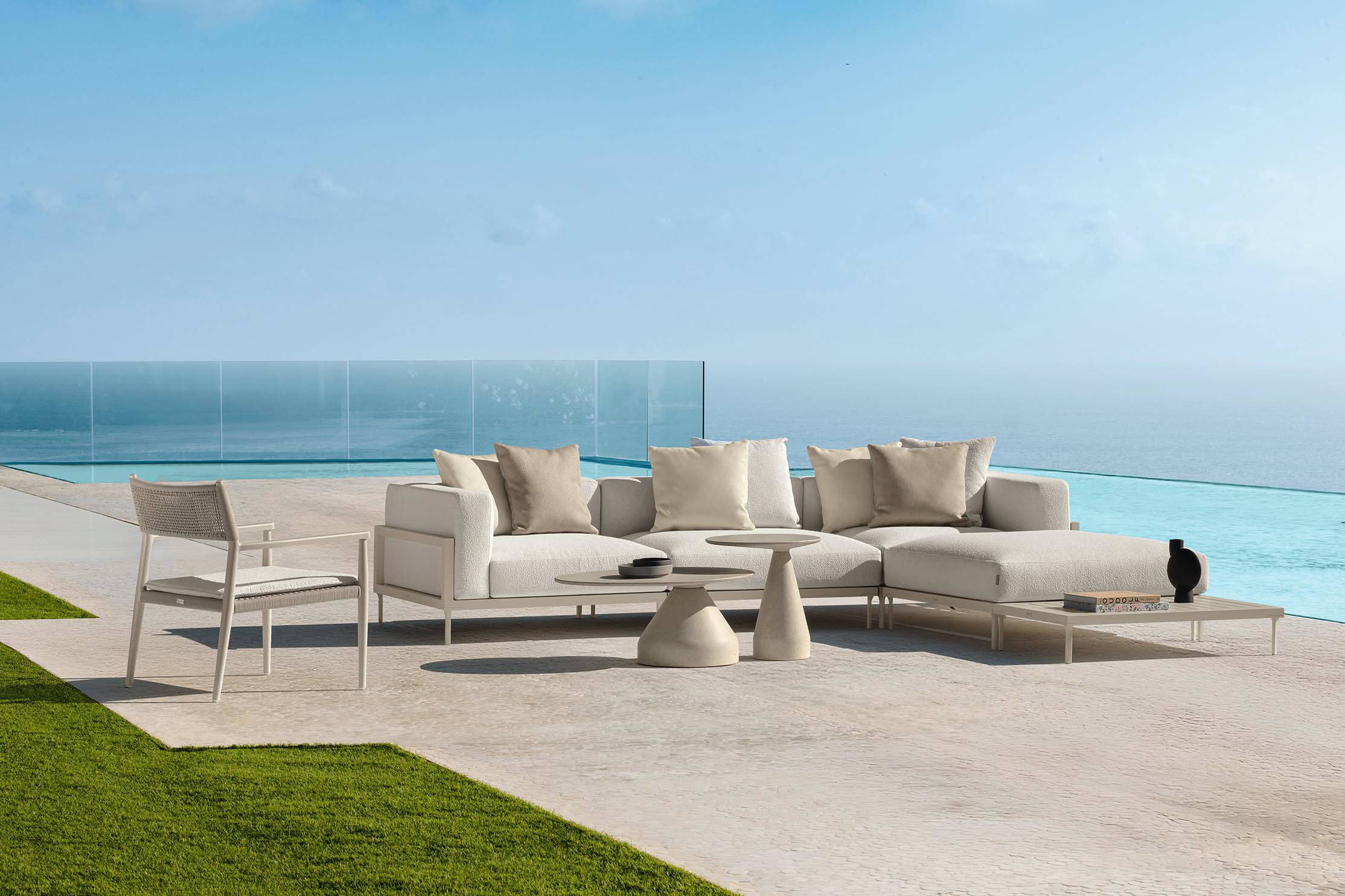 Cleo Soft Alu Sectional Sofa with Chaise