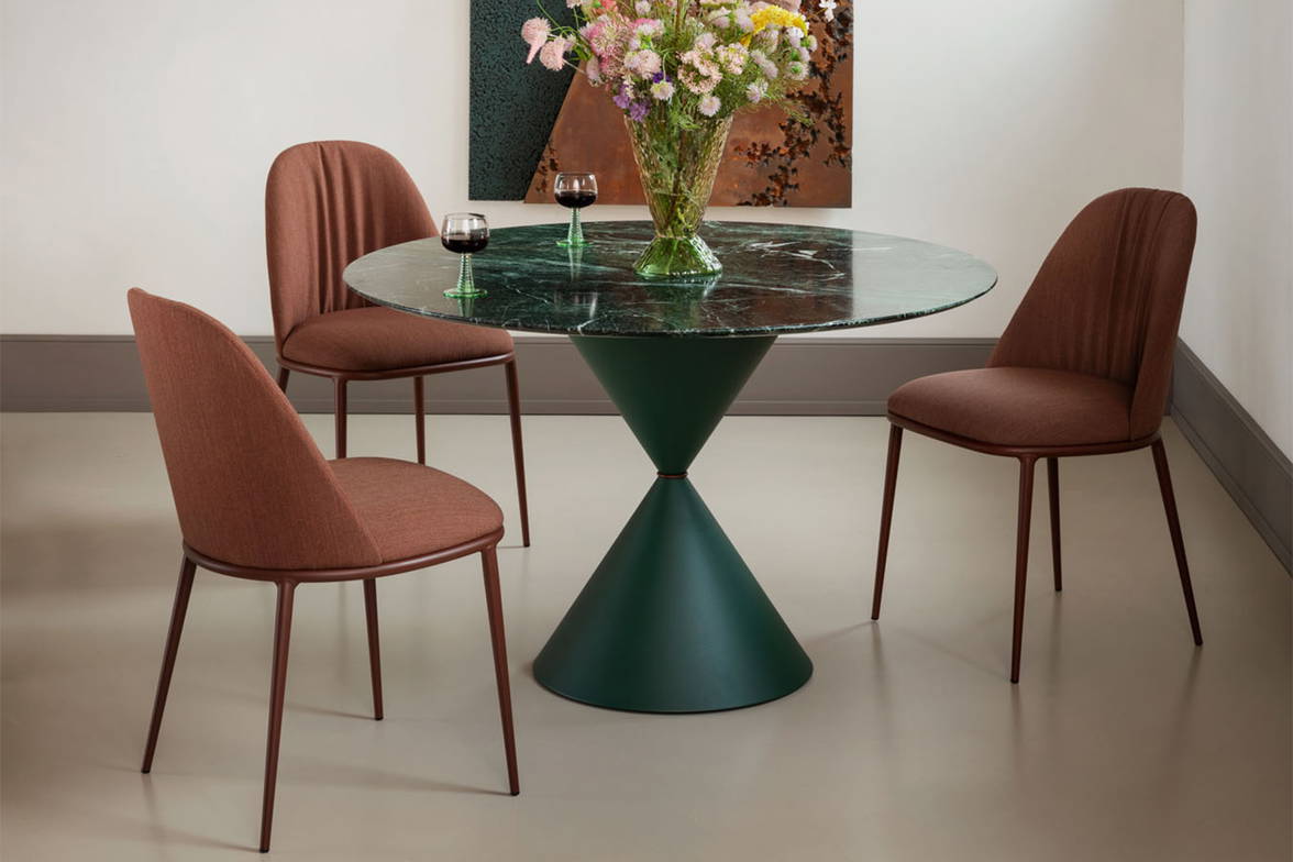 Clessidra Marble Kitchen Table with Lea Deluxe Dining Chairs Clessidra Marble Kitchen Table with Lea Deluxe Dining Chairs