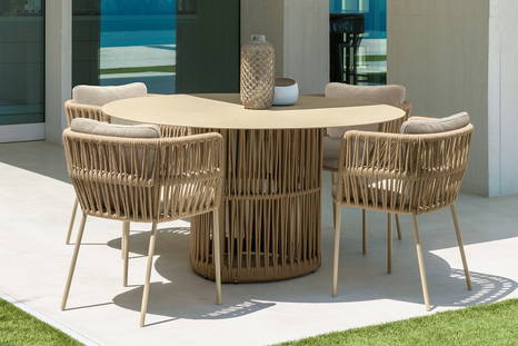 Cliff bistro table by Talenti