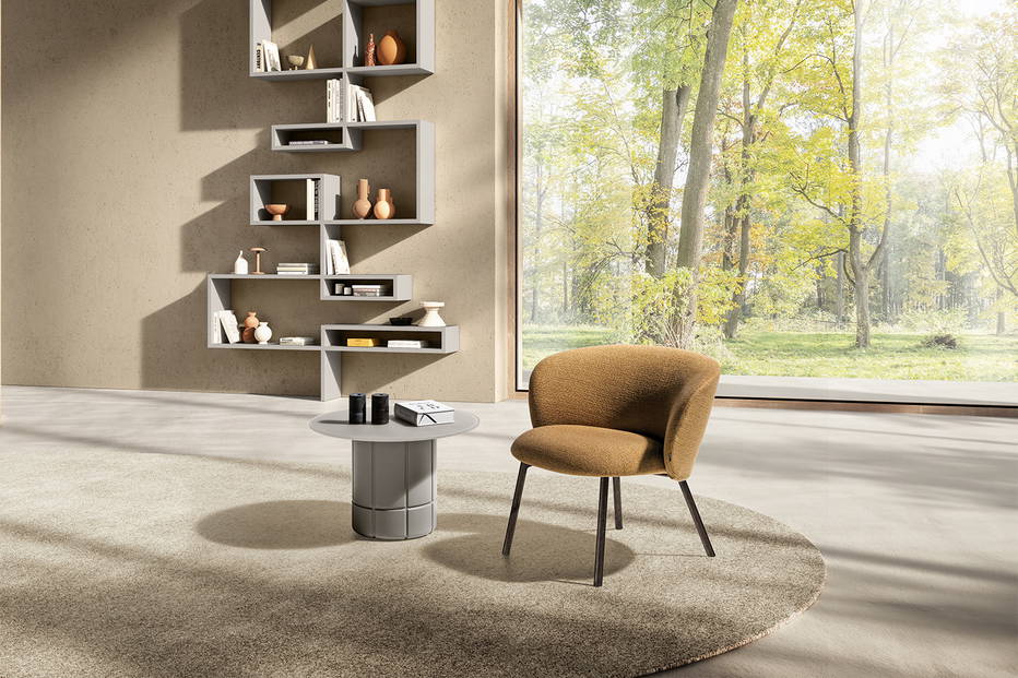 The Colombina armchair with an Alberoni end table.