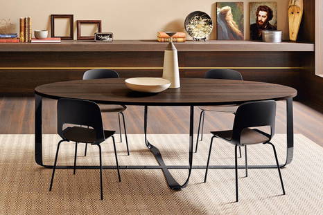 Confluence oval dining table by Pianca