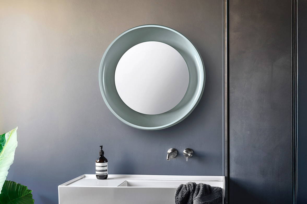 Coque Mirror designed by Alain Gilles Coque Mirror designed by Alain Gilles