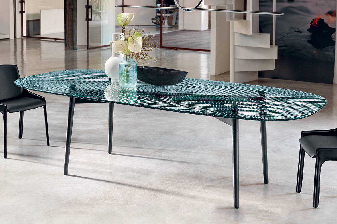 Coral Beach dining table by Fiam Italia Coral Beach dining table by Fiam Italia