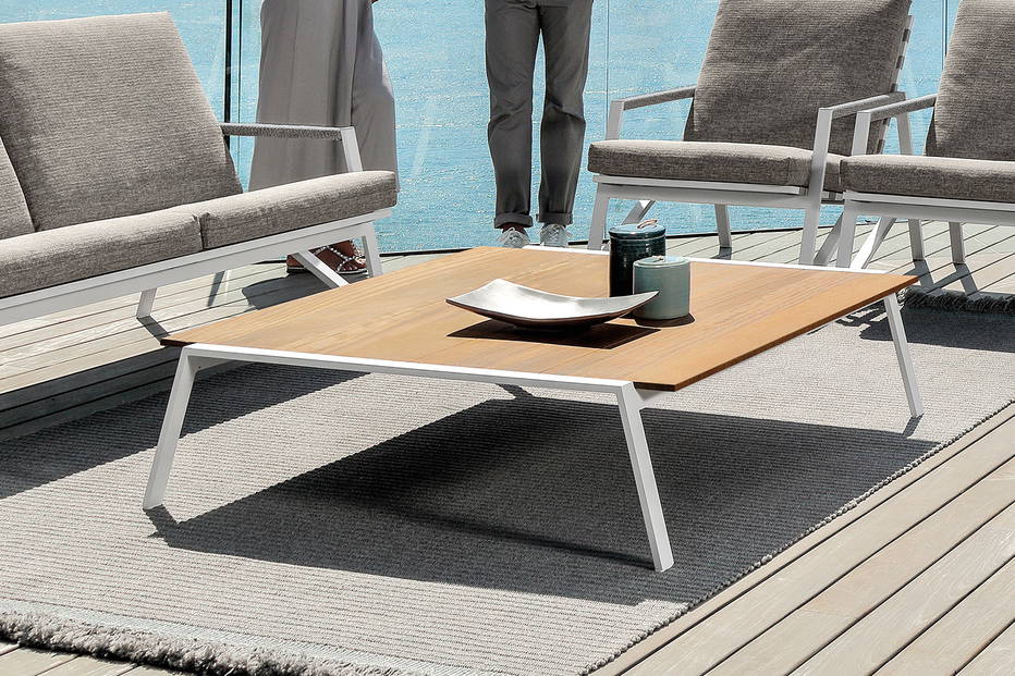 Cottage coffee table by Talenti