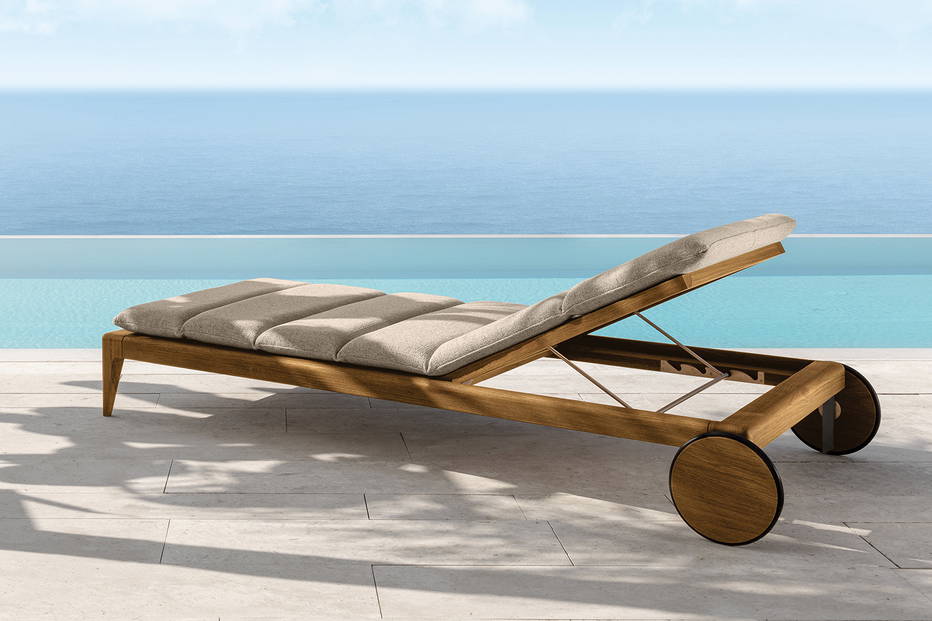 Cruise Teak chaise lounge by Talenti