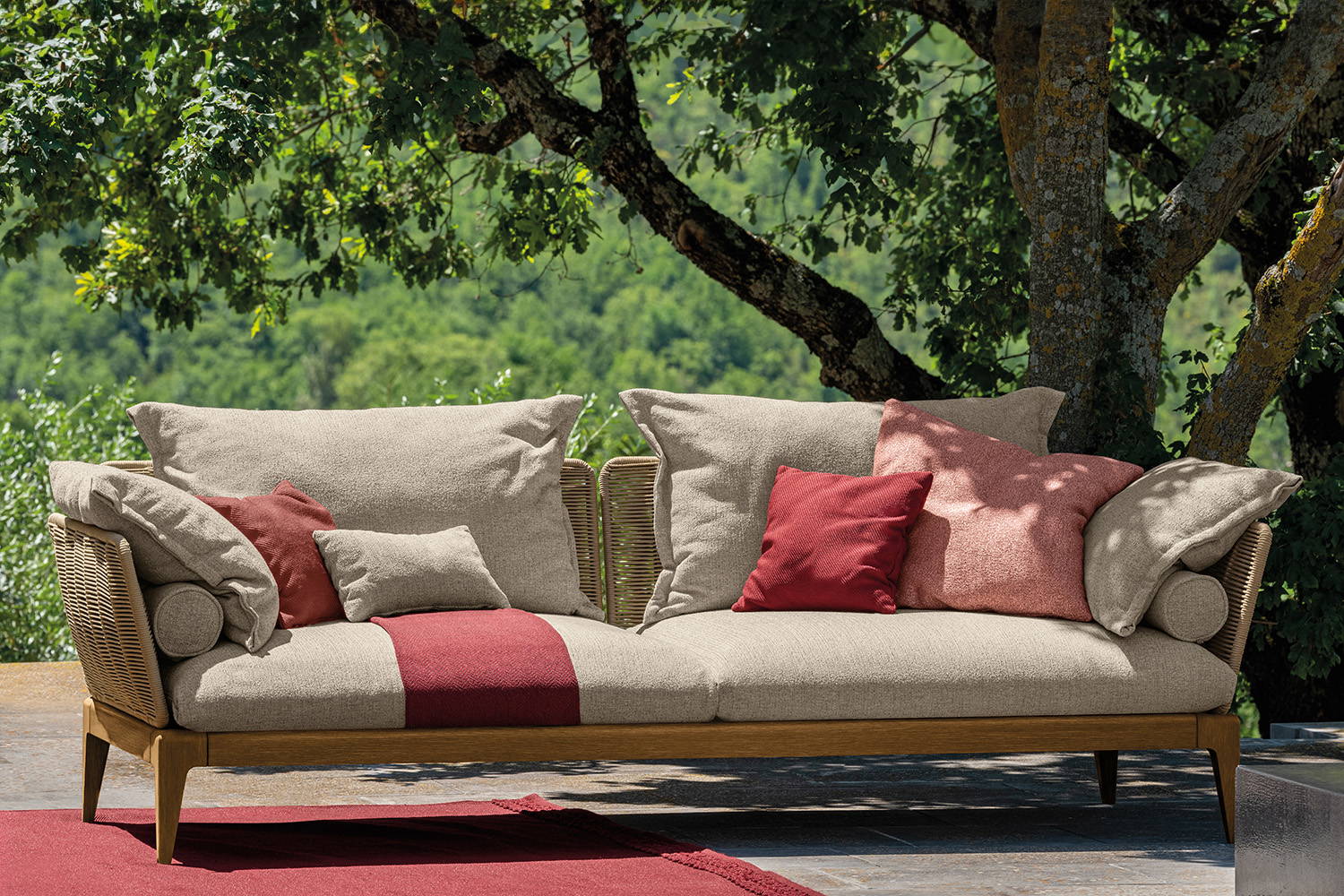 Cruise Teak sofa by Talenti