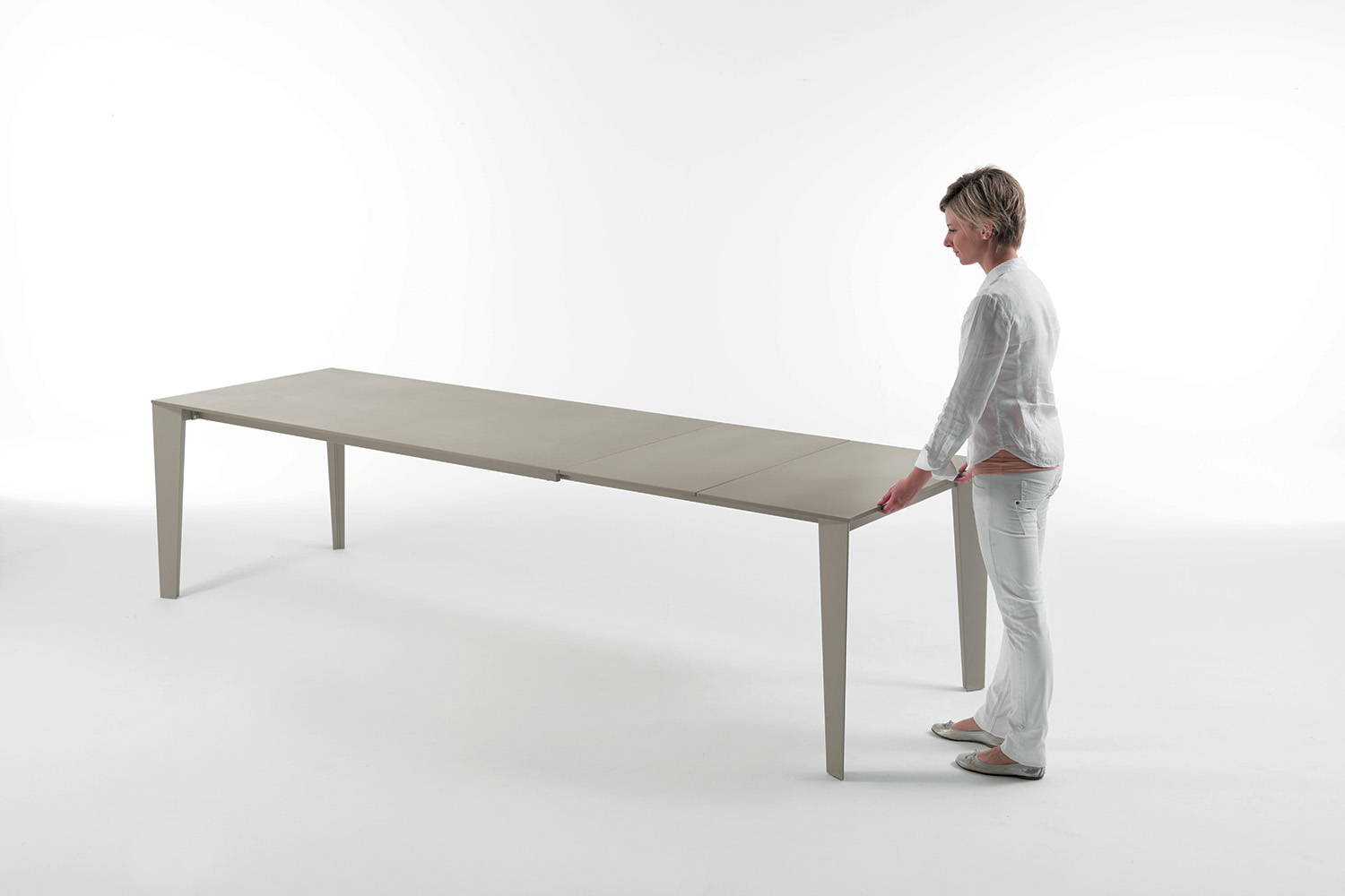 Cruz Extension Dining Table by Bontempi Casa | room service 360°