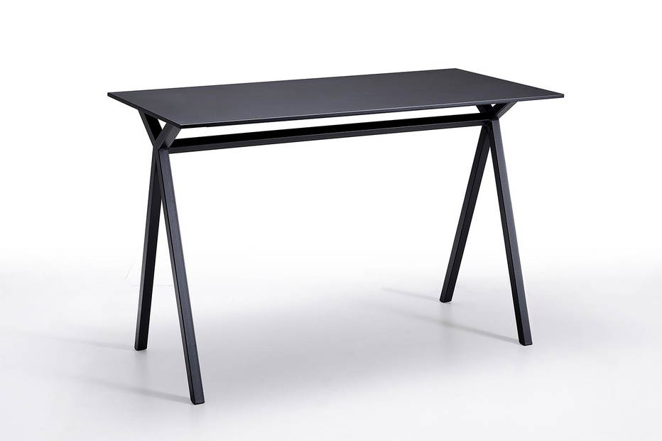 Dama Bar Table