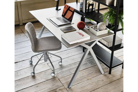 Dama Office Desk by MIDJ