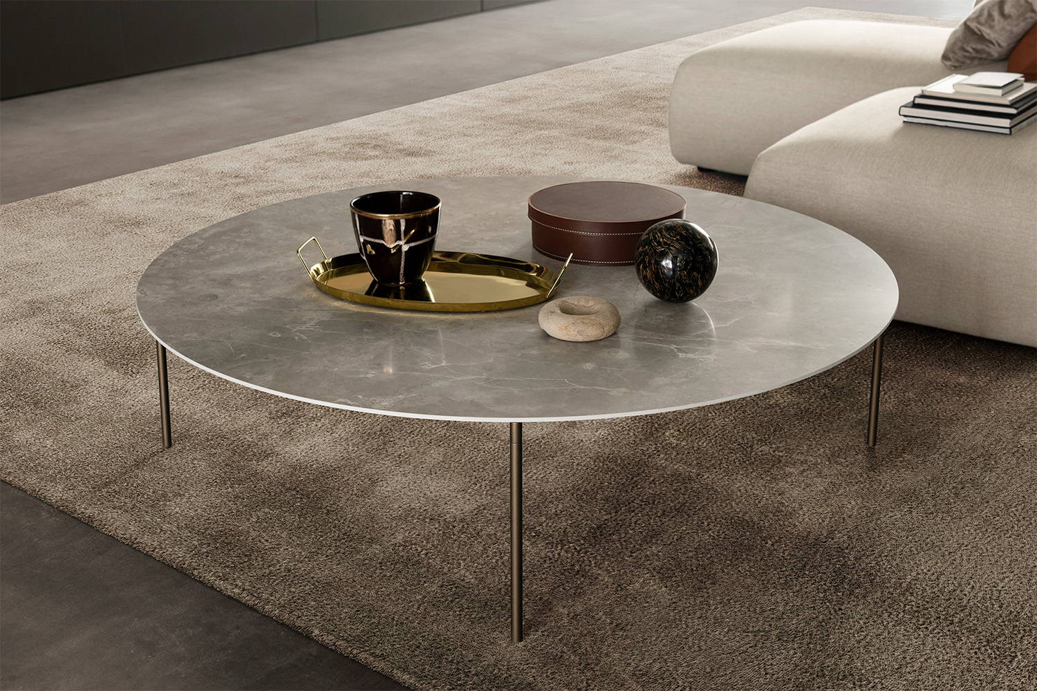The Darwin round coffee table by Presotto