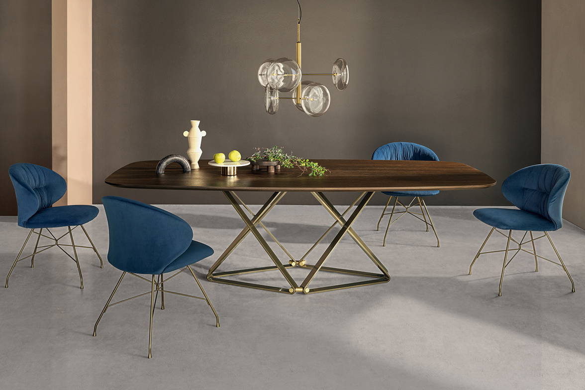 Delta barrel dining table designed by Bernhardt & Vella for Bontempi Casa Delta barrel dining table designed by Bernhardt & Vella for Bontempi Casa