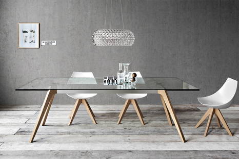 Delta extension dining table by Pianca