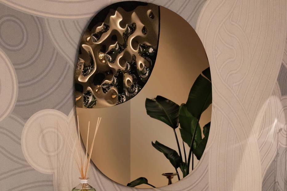 Diamante Mirror, close-up
