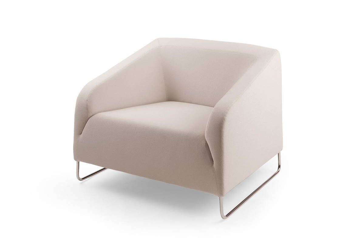 Diva lounge armchair by Artifort Diva lounge armchair by Artifort