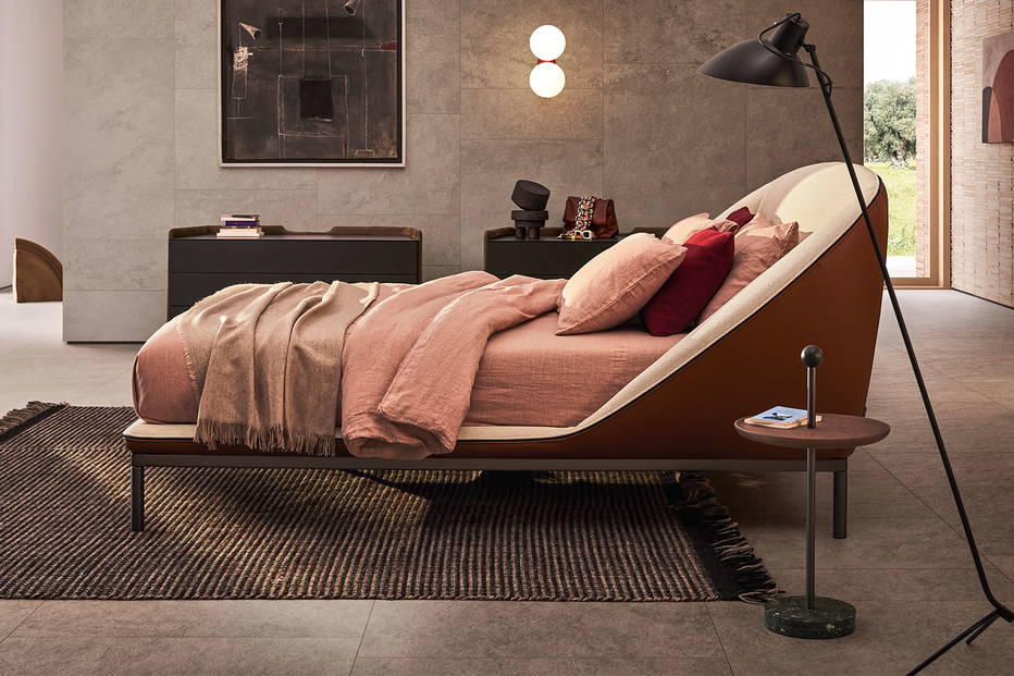 Domenica Dual-Tone bed by Pianca