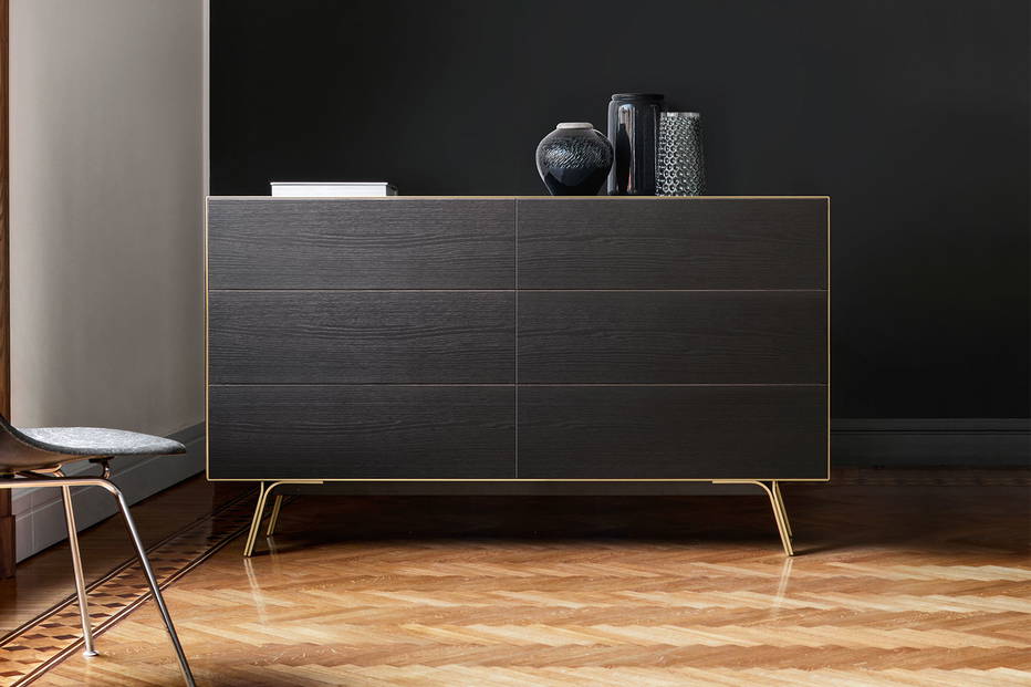 Domino Dresser