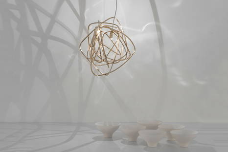 Doodle pendant light in gold color