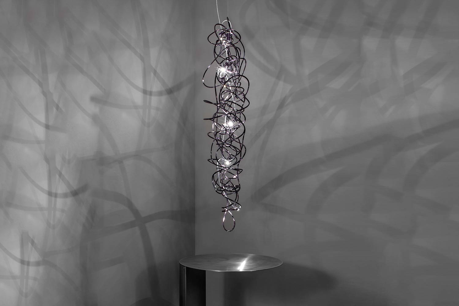 Doodle Vertical Suspension Light