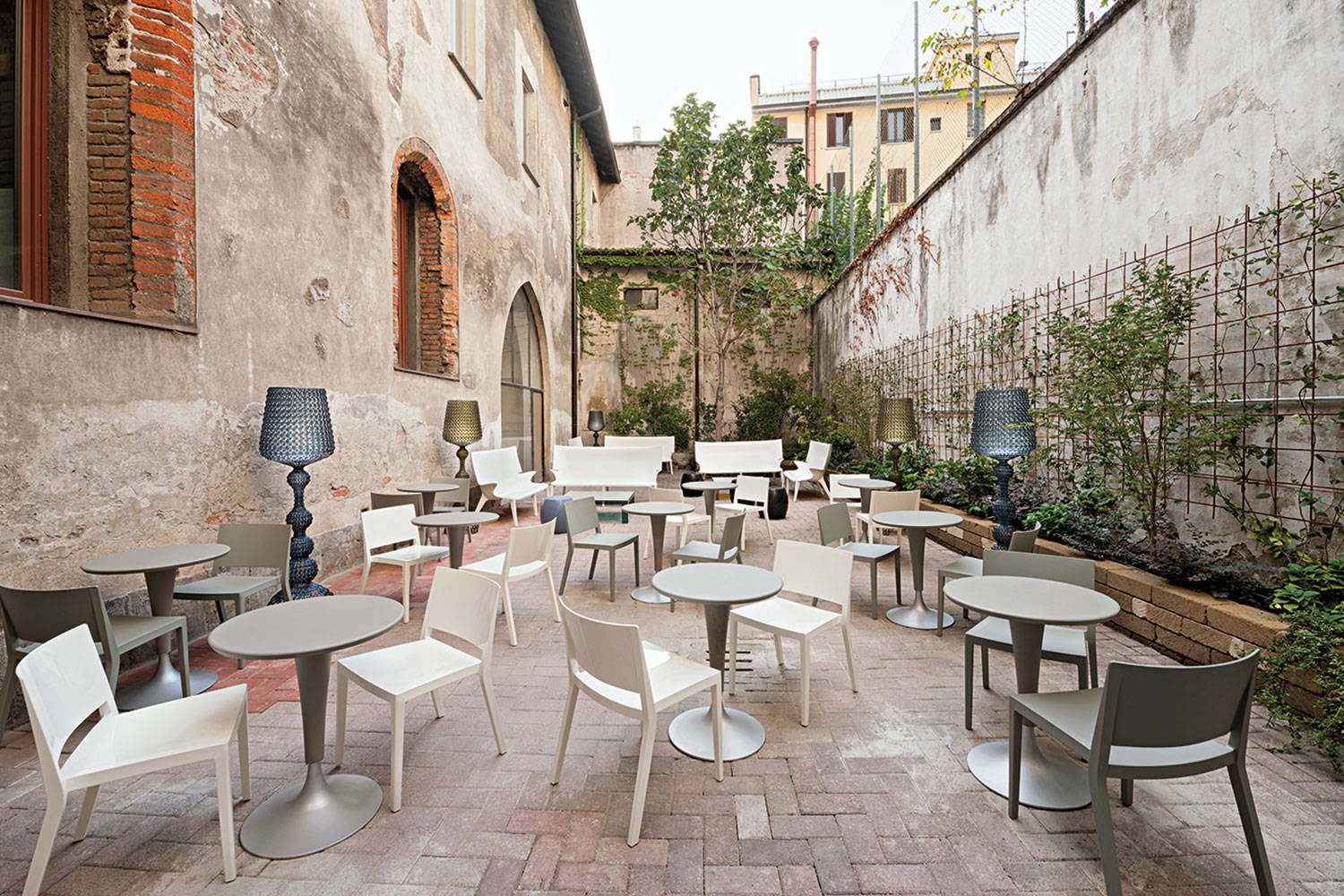 美品 Kartell カルテル DR.NA ダイニングテーブル カフェテーブル Dr. Na Bistro Table by Kartell | room service 360°