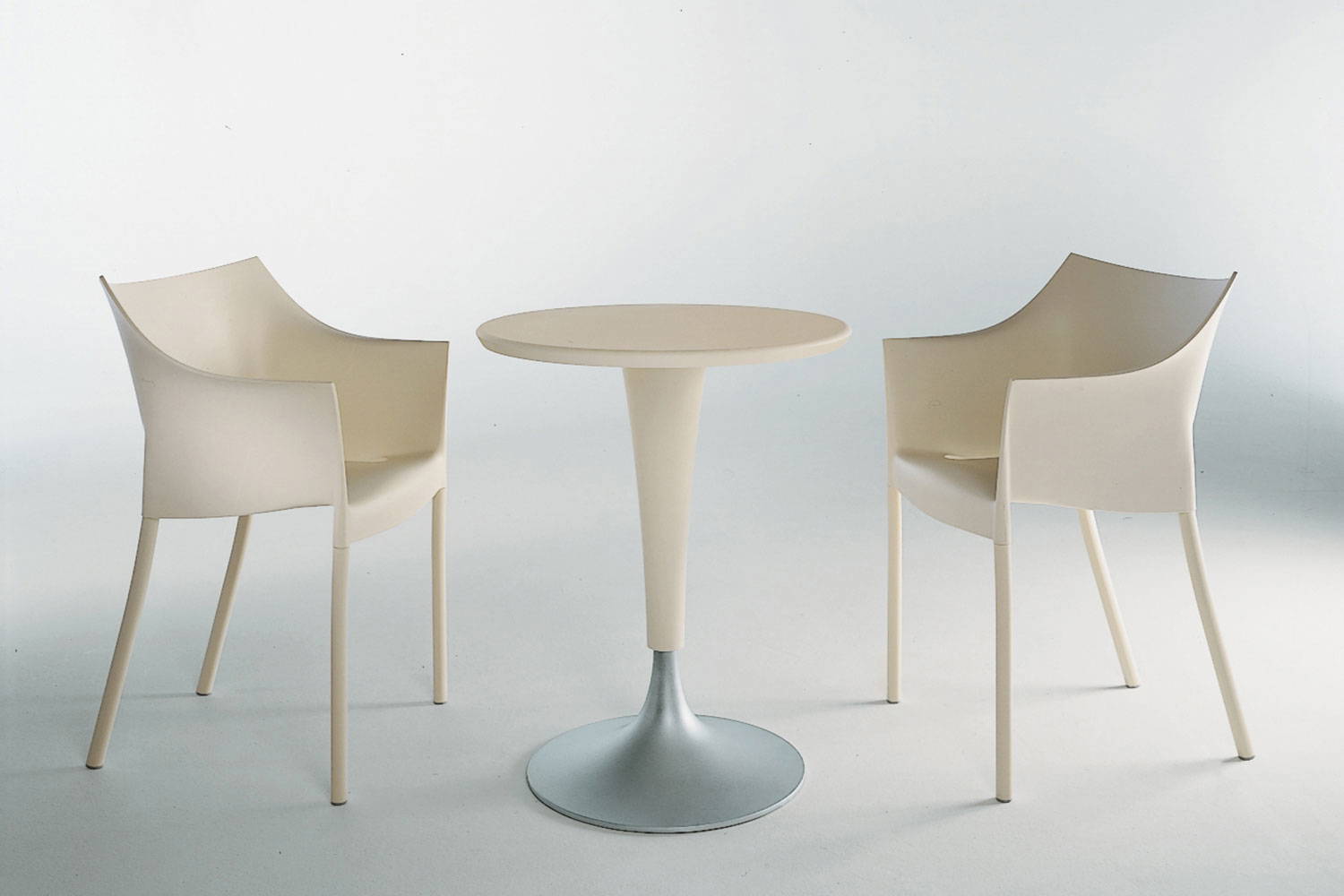 美品 Kartell カルテル DR.NA ダイニングテーブル カフェテーブル Dr. Na Bistro Table by Kartell | room service 360°