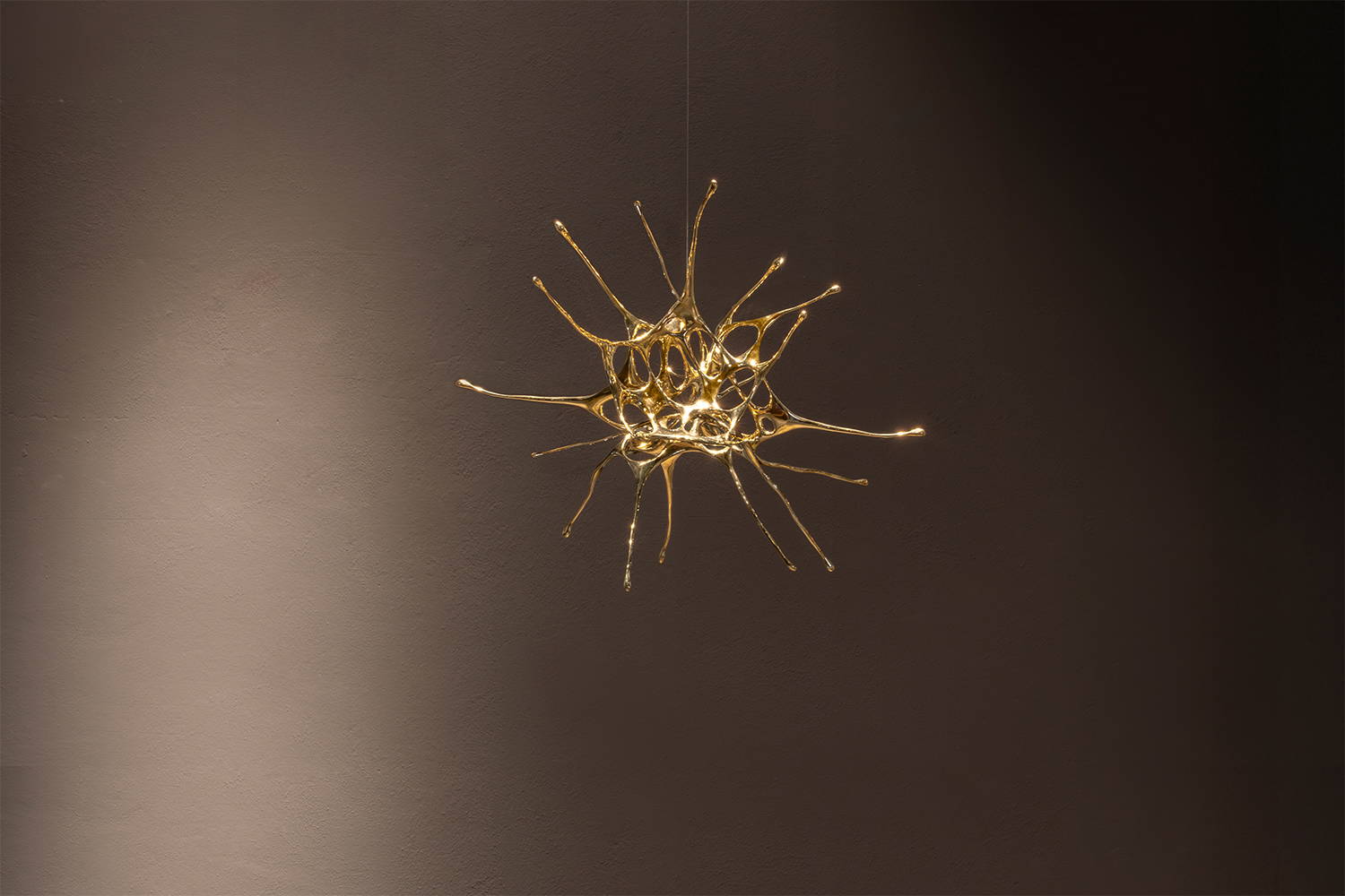 Dragon Suspension Sculpture by Terzani | room service 360°