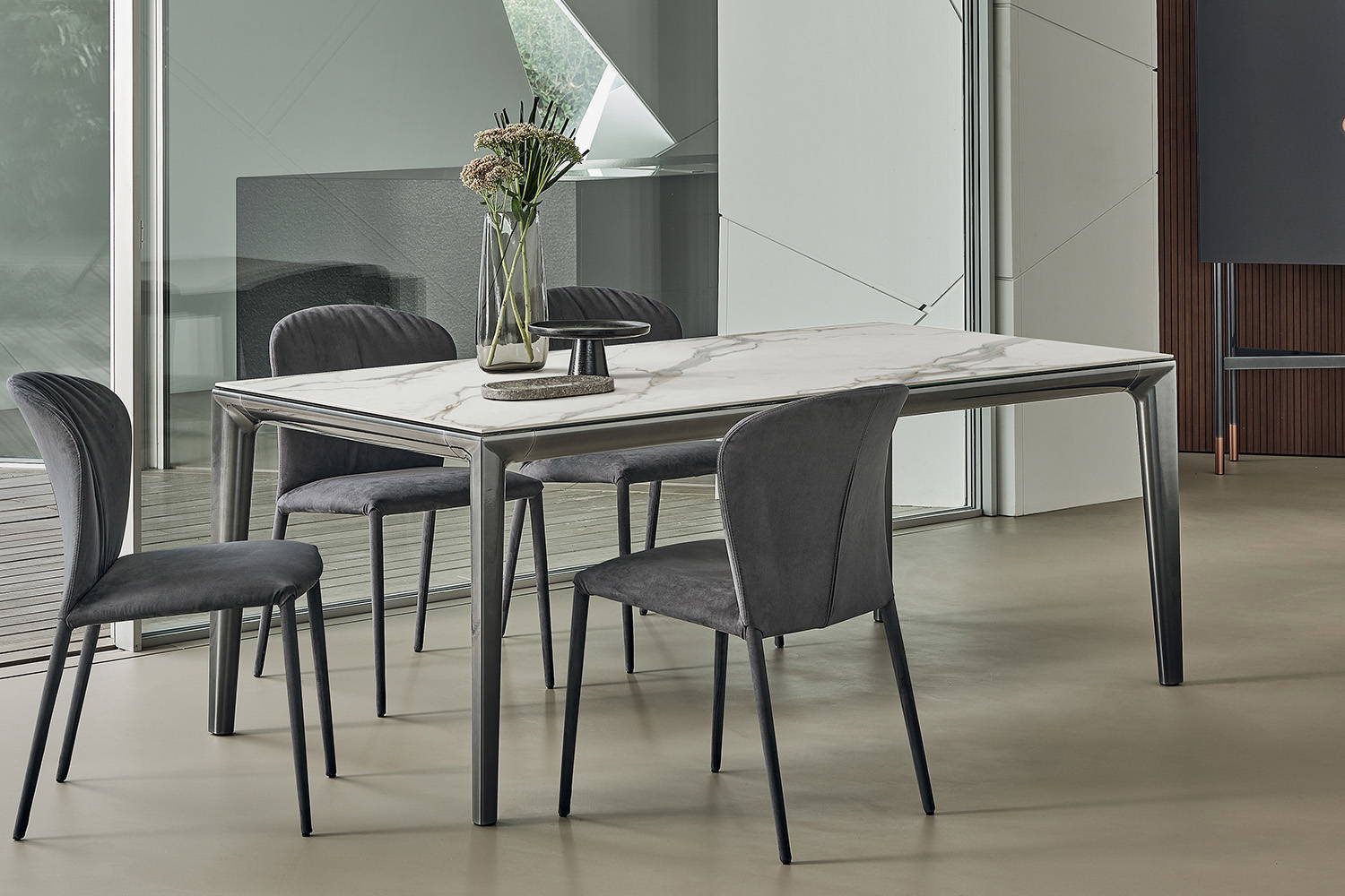 Duke dining table designed by Pocci & Dondoli for Bontempi Casa