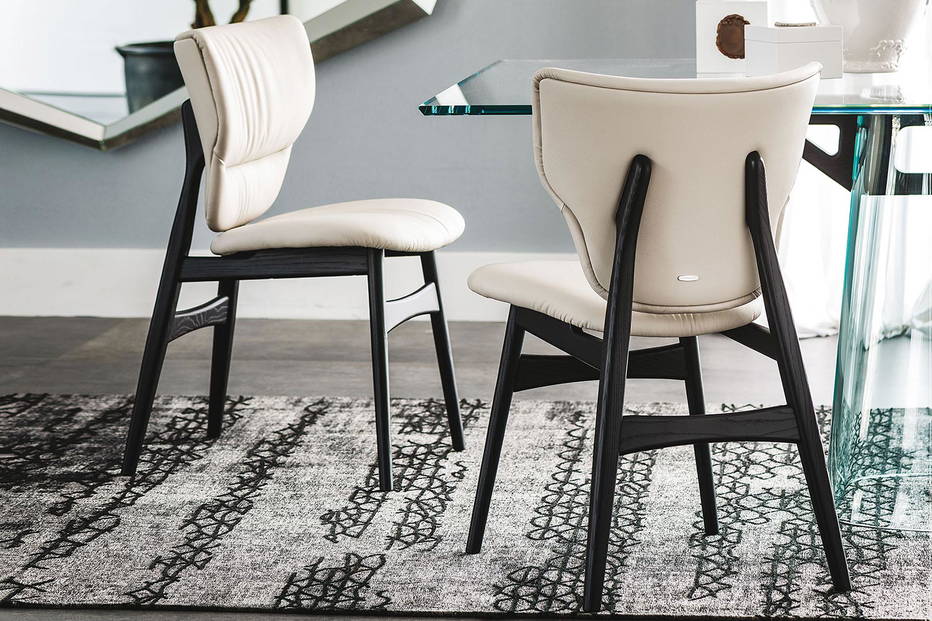 Dumbo dining chairs by Cattelan Italia in different positions 