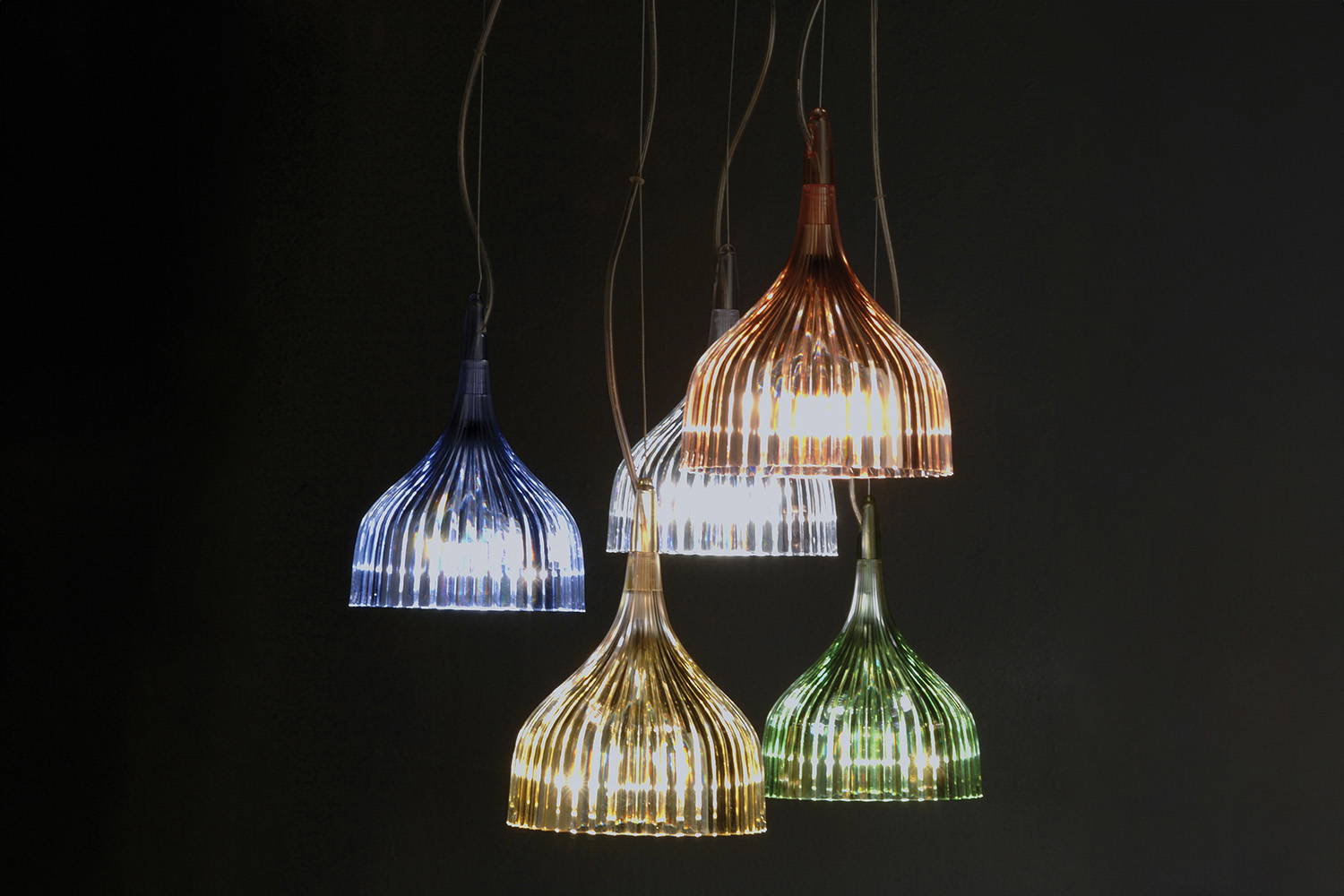 É Pendant Light is available in a variety of finishes