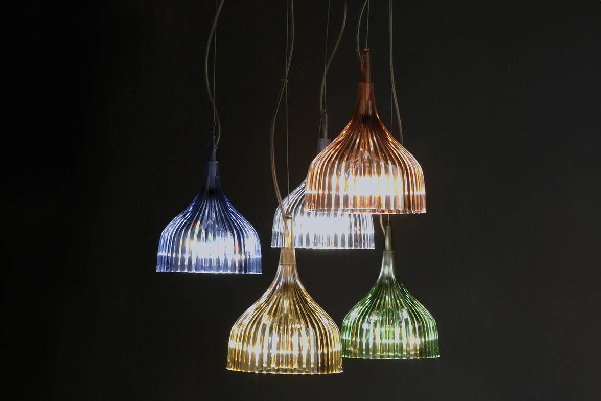 É Pendant Light is available in a variety of finishes É Pendant Light is available in a variety of finishes