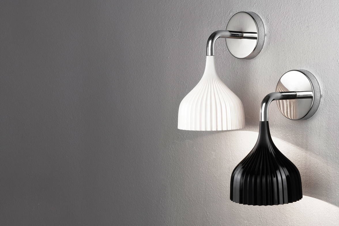 É Wall Sconce in matte finishes É Wall Sconce in matte finishes