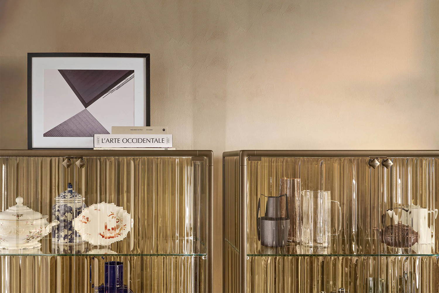 Echo Line Display Cabinet by Fiam Italia | room service 360°