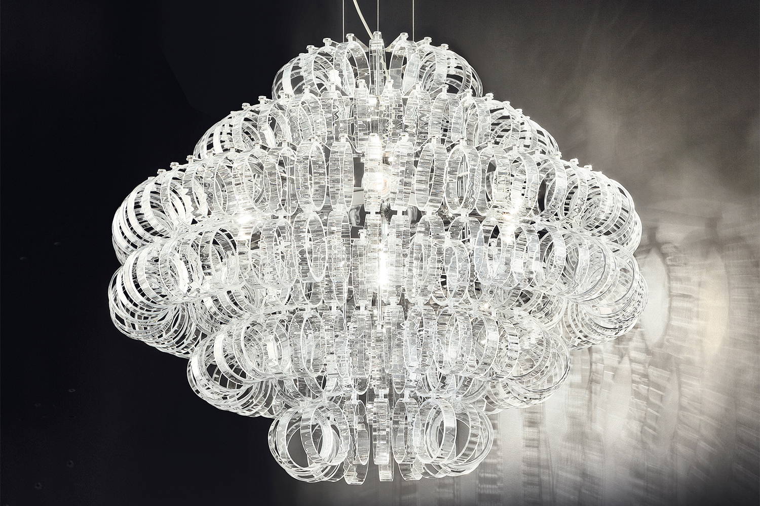 Ecos Chandelier