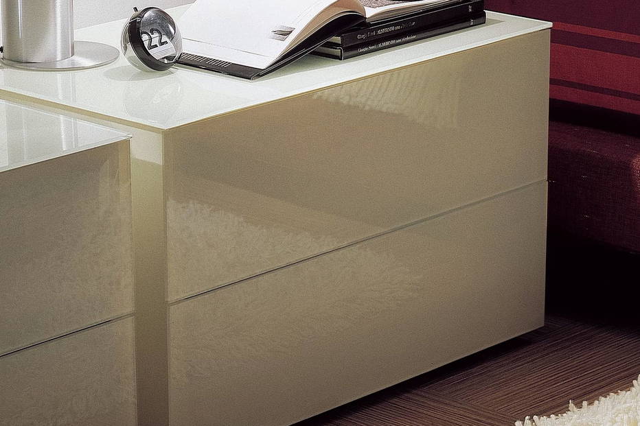Enea Nightstand